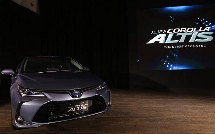 All New Corolla Altis HEV model pertama Toyota di Indonesia dengan fitur keselamatan dari Toyota Safety Sense.
