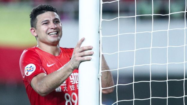 Elkeson dibayar US$11 juta atau Rp153 miliar setahun di China.