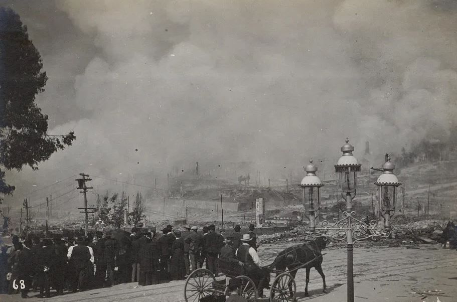 Foto gempa bumi San Francisco 1906 yang menewakan 3.000 orang.