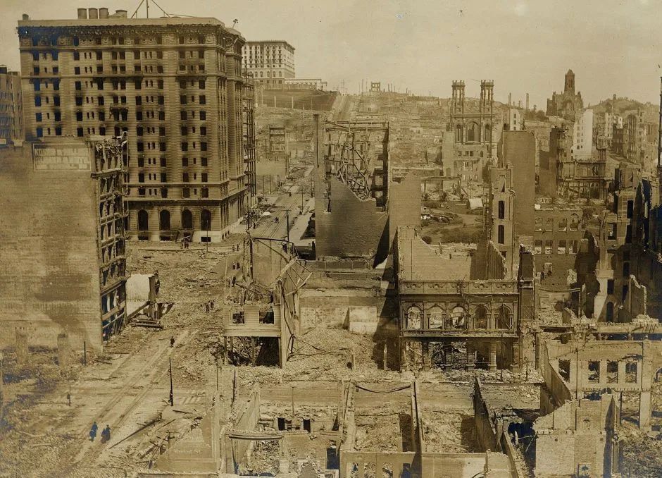 Gempa San Francisco 1906 mengakibatkan kerusakan di lebih 80 persen kota.