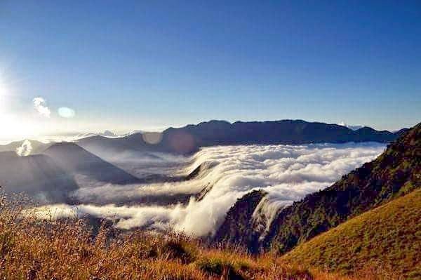 Puncak B29, Negeri di Atas Awan