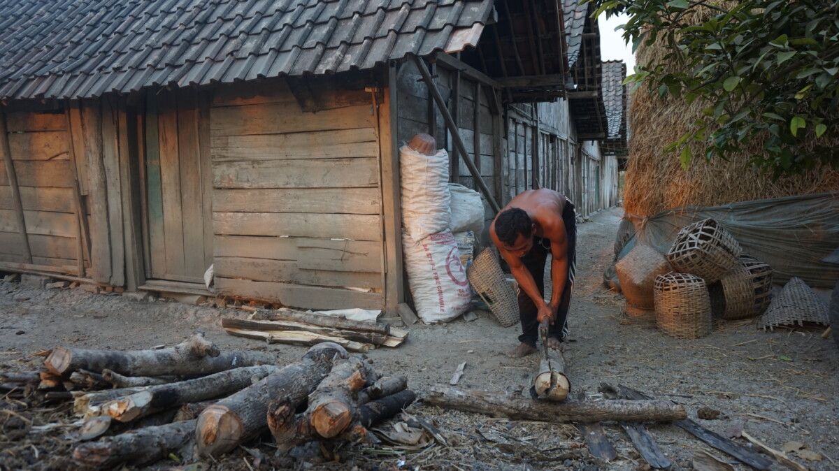 Kehidupan bersahaja Sedulur Sikep (Wong Samin) di Dusun Jepang, Margomulyo, Bojonegoro, Jawa Timur.