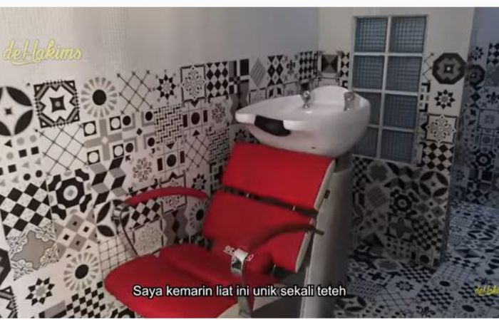 Rumah mewah Iis Dahlia, tangkap layar kanal YouTube de Hakim