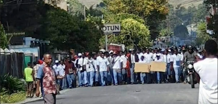 Aksi pelajar di Wamena