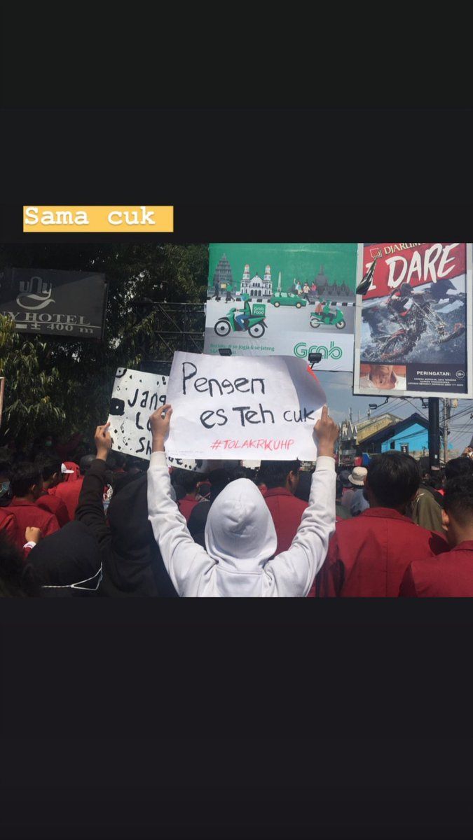 Meme demo mahasiswa.