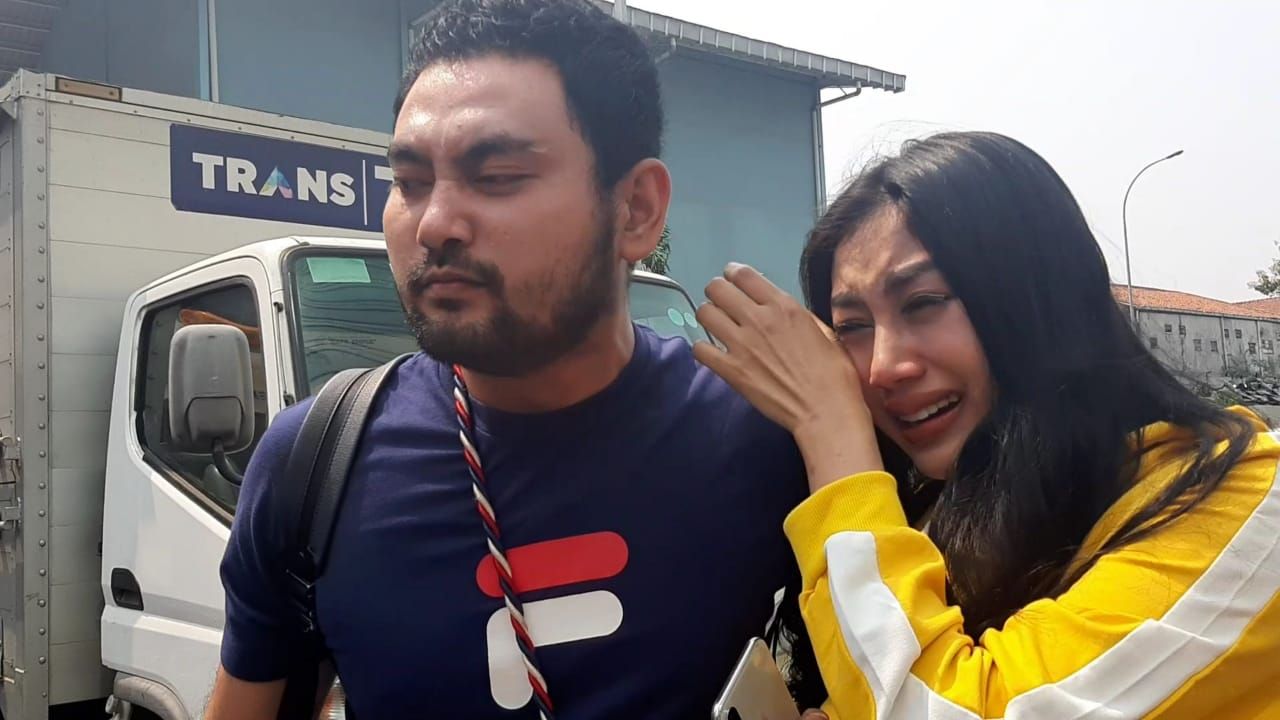 Pamela Safitri bersama manajernya, Jevangga saat ditemui Grid.ID di kawasan Tendean, Jakarta Selatan, Rabu (25/9/2019).