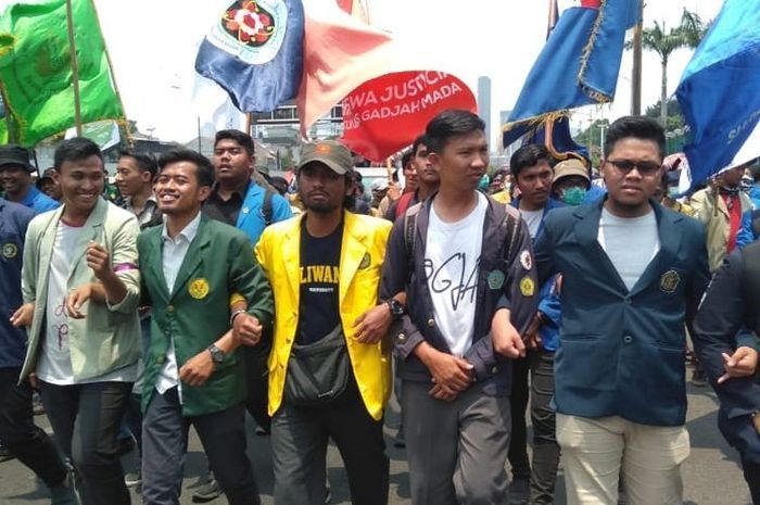 Aksi demo mahasiswa di gedung DPR