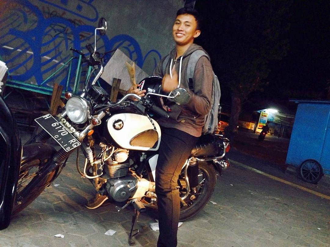 Ketua BEM UGM, Atiatul Muqtadir hobi motor custom 