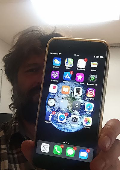 Haukur Snorrason dan iPhone 6s miliknya