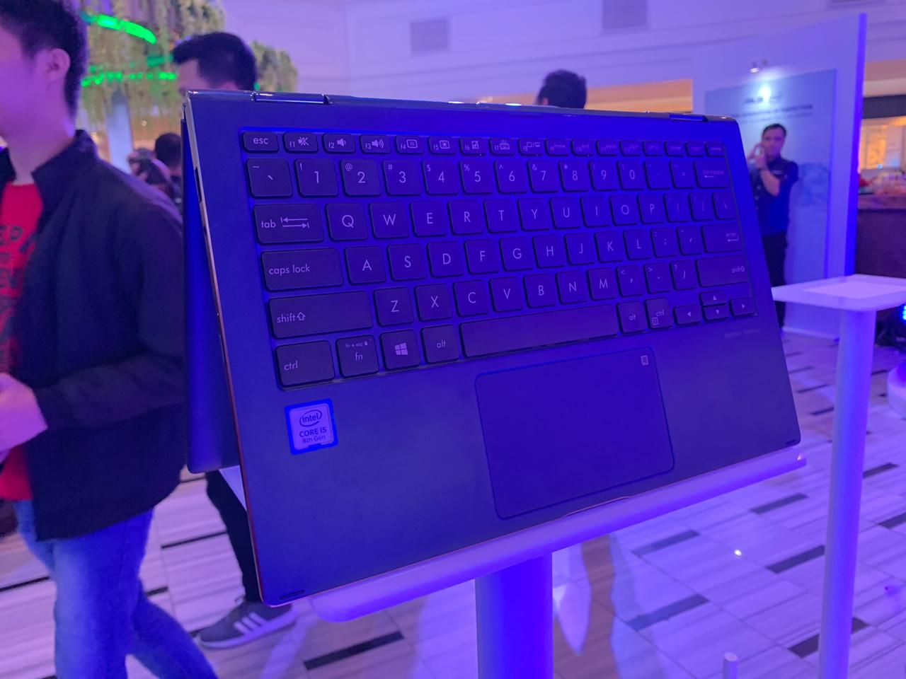 ZenBook Flip UX362