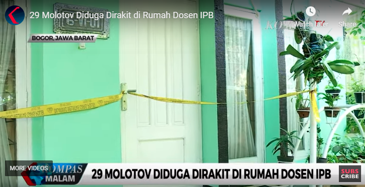 Kondisi rumah dosen IPB yang diduga membawa bom molotov di kawasan Margajaya, Kecamatan Bogor Barat, Kota Bogor, sudah disegel polisi sejak Sabtu (28/9/2019) malam.  