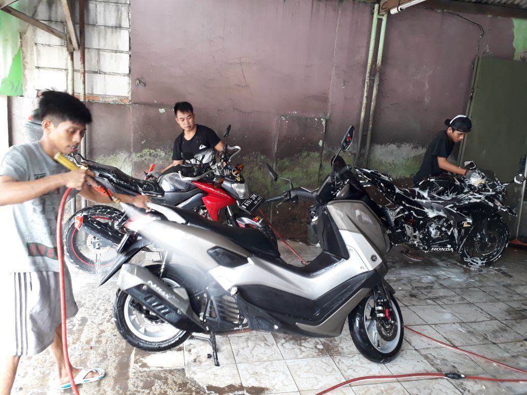 Tips Cuci Motor Kesayangan Bahaya Sabun Cuci Bagi Cat Motor