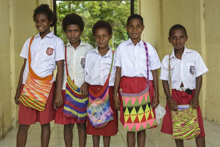 Murid-murid SD Negeri Tuasay, Bintuni - Papua Barat.