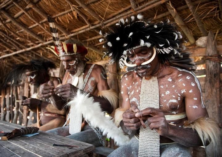 Kaum pria dari Suku Dani, Wamena.