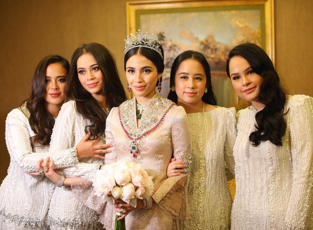 Kecantikannya Bak Permata di Negeri Jiran, Inilah 3 Putri Raja Malaysia  yang Lahir dari Seorang Aktris 80'an yang Rela Jadi Istri Kedua
