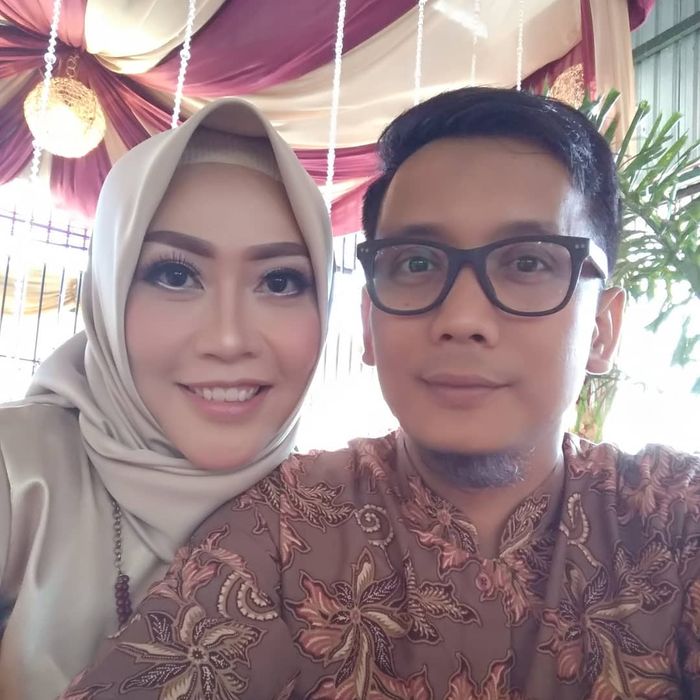 Bani Seventeen dan Cindri Wahyuni