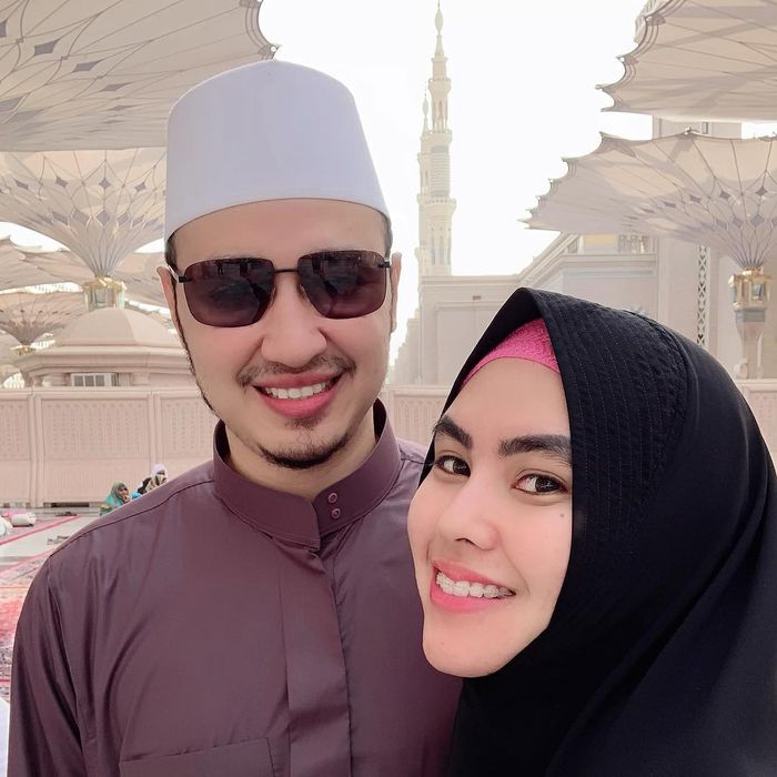 Habib Usman dan Kartika Putri 