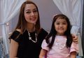 Unggah Foto Anak Bermain, Wajah Anak Dokter Reisa Dikomentari Warganet