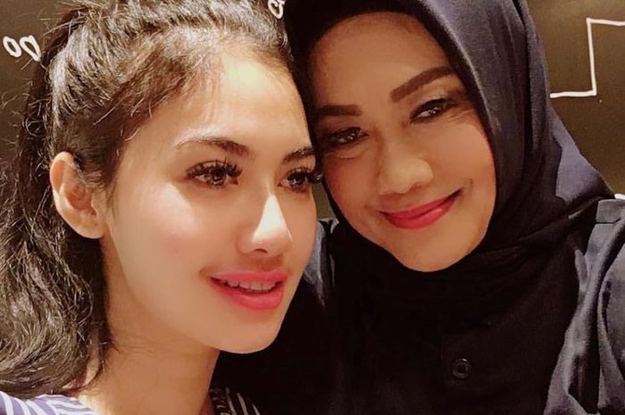 Della Perez Dapat Surat Panggilan Kasus Prostitusi Online, Tanggapan Sang Ibu: Kalau Dia Kayak Gitu, Harusnya Punya Rumah dan Mobil Sendiri
