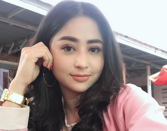 Dari Raffi Ahmad Sampai Dewi Perssik, Inilah 4 Artis yang Berikan Gaji Puluhan Juta Rupiah kepada Asisten Pribadinya