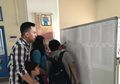 Sahrul Gunawan Antar Anak Lihat Papan Pengumuman di Sekolah, Ekspresinya Bikin Gagal Fokus