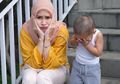 Mengaku OCD, Zaskia Adya Mecca Stres Lihat Anaknya Bermain Pasir