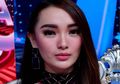 Waduh! Zaskia Gotik Pingsan di Atas Pangung