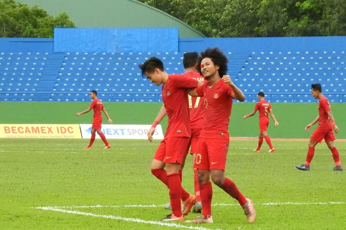 Pemain timnas U-18 Indonesia, Bagus Kahfi merayakan gol yang dicetaknya ke gawang timnas U-18 Brunei di Stadion Go Dau, Vietnam, Sabtu (10/8/2019).