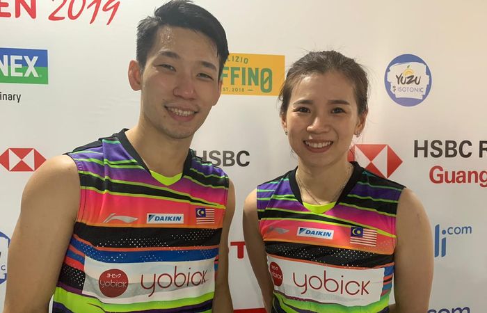 Pasangan ganda campuran Malaysia, Chan Peng Soon/Goh Liu Ying, berpose setelah menjalani laga semifinal Indonesia Open 2019 di Istora Senayan, Jakarta, Jumat (19/7/2019).