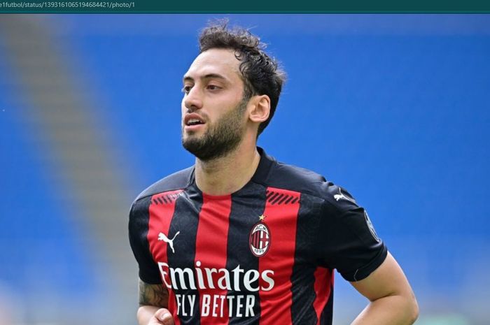 Gelandang serang AC Milan, Hakan Calhanoglu.