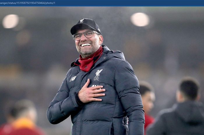 Pelatih Liverpool, Juergen Klopp, coba dirayu untuk bertahan di Anfield.