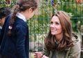Jawaban Kate Middleton Ketika Gadis Kecil Bertanya Mengapa Orang-orang Memotret Dirinya
