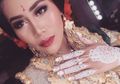 Evi Masamba Bikin Pangling Dalam Upacara Adat Mappacci