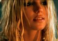 Tren Kecantikan 18 Penyanyi Hollywood Lewat MV Mereka. Iconic Banget!