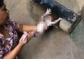 Seorang Bayi Dibuang di Saluran Pembuangan, Lehernya Terlilit Tali Pusat!