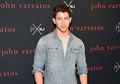 13 Tahun Derita Diabetes, Nick Jonas Bandingkan Fotonya Setelah Divonis vs Sekarang, Beda Banget!