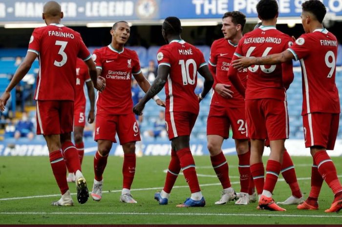 Para pemain Liverpool saat merayakan gol yang dicetak Sadio Mane ke gawang Chelsea pada lanjutan pekan kedua Liga Inggris.