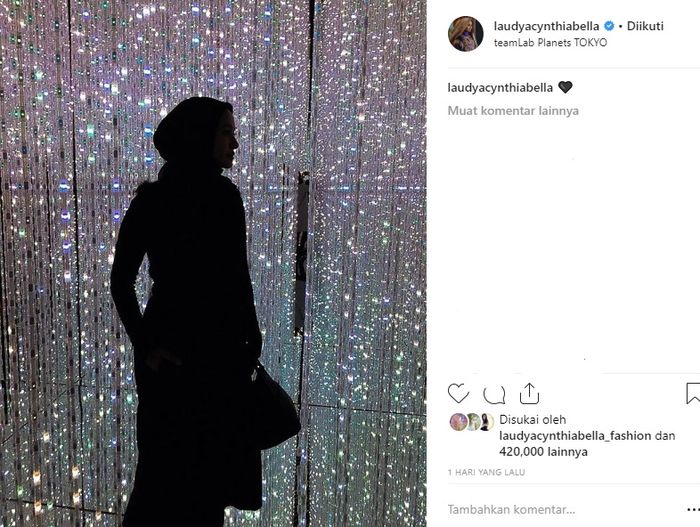 Dalam foto ini, perut Laudya Cynthia Bella tampak membersar