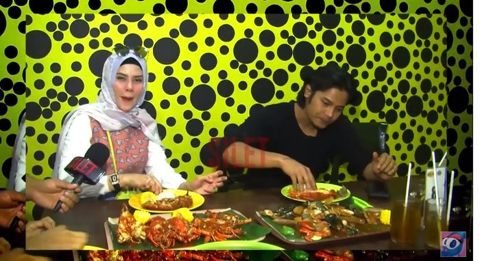 Suasana makan bersama Fiki Alman dan Angel lelga