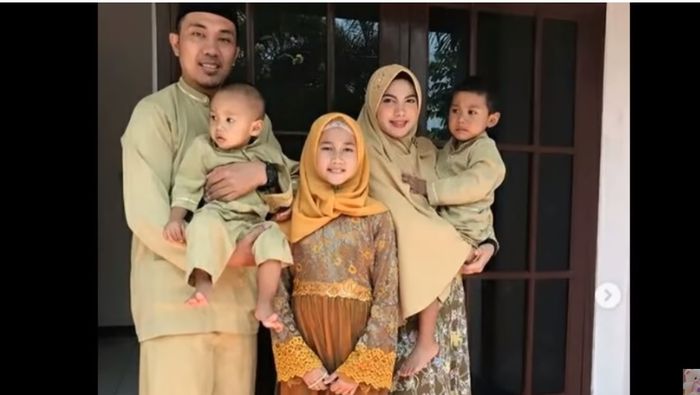Potret harmonis keluarga ghea