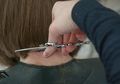 Moms Salah Potong Rambut? Tak Perlu Panik, Panjangkan Kembali dengan 7 Makanan Ini
