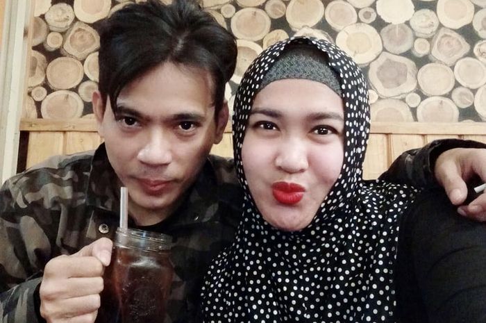 Aris Idol dan istri