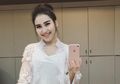 Ayu Ting Ting Lakukan Kegiatan Ini Saat Lebaran, Termasuk Bagi THR Hingga 100 Juta!