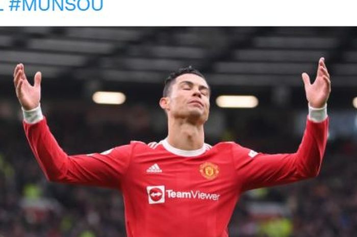 Ekspresi megabintang Manchester United, Cristiano Ronaldo, dalam laga Liga Inggris melawan Southampton di Stadion Old Trafford, Sabtu (12/2/2022).