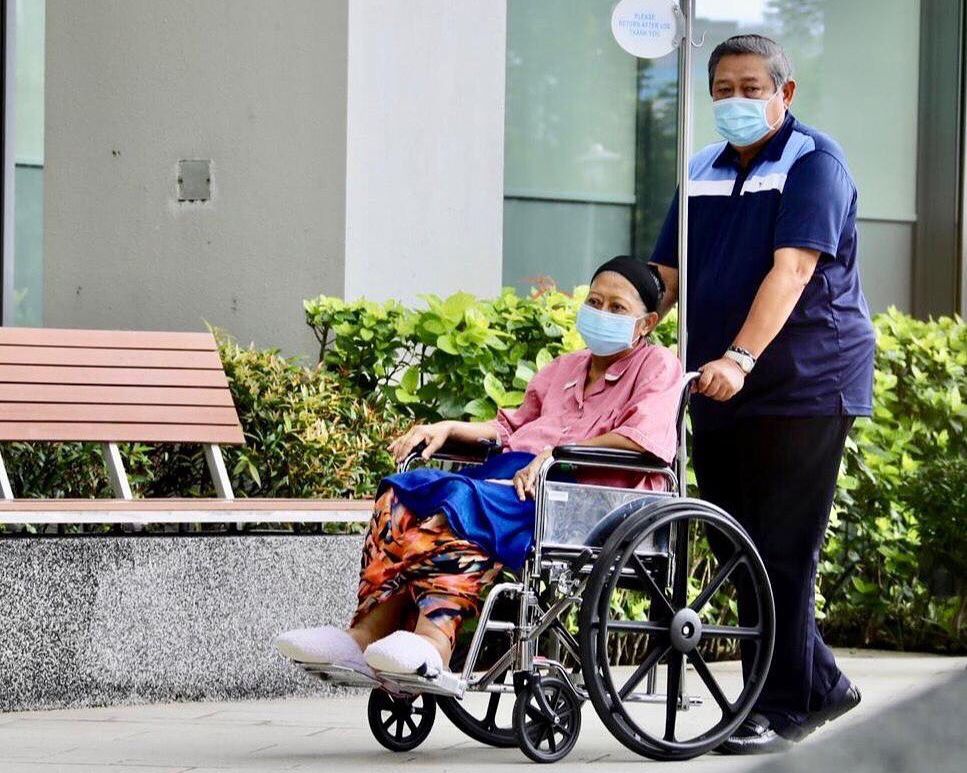 Hasil gambar untuk Demokrat: Ani Yudhoyono Tak Sadarkan Diri Sejak Pagi