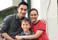 Romantis! Donna Agnesia dan Darius Sinathrya Berbalas Surat Cinta dengan Putra Sulungnya