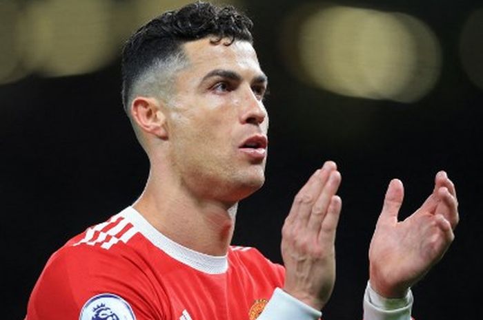 Reaksi Cristiano Ronaldo dalam duel Liga Inggris antara Manchester United lawan Chelsea di Old Trafford (28/4/2022).