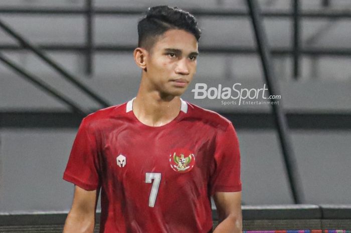 Pemain timnas Indonesia, Marselino Ferdinan, nampak ikut serta dalam laga di Stadion Kapten I Wayan Dipta, Gianyar, Bali, 27 Januari 2022.