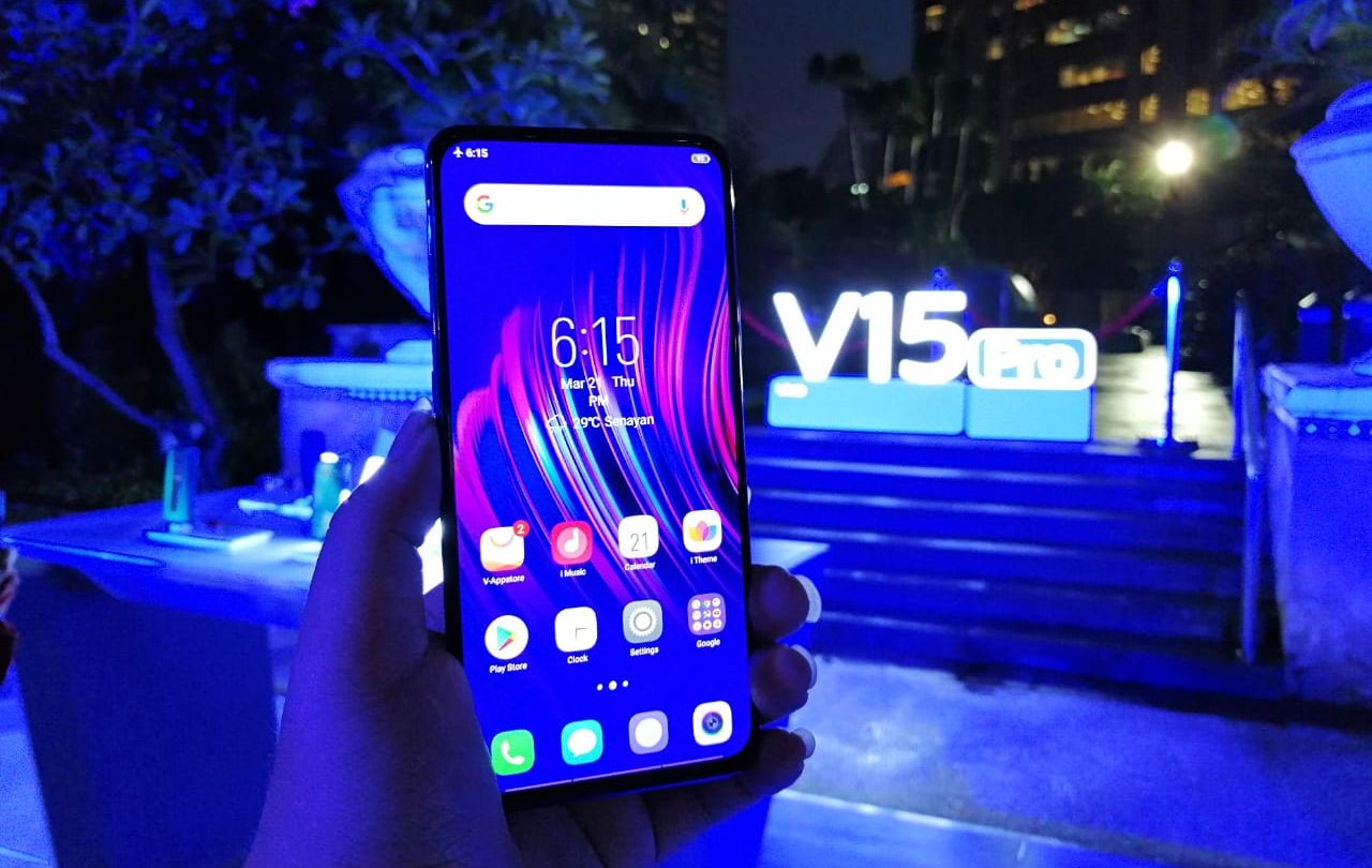 bentuk hape Vivo V15 Pro