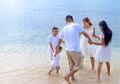 5 Tips Liburan Keluarga dari Ahlinya Ini Patut Moms Lakukan!